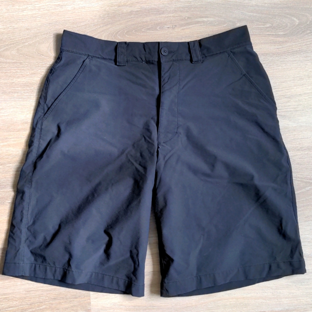 Under Armour 32 black men's shorts